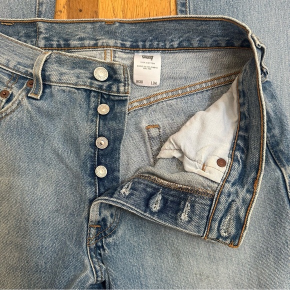 💚 Vintage Levi’s 501 Blue Distressed Jeans (W30 L34) (20) - Picture 5 of 12